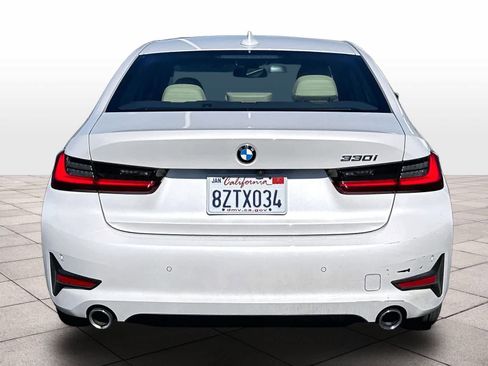 Used 2022 BMW 330i Sedan w/ Premium Package 2 RWD image 8