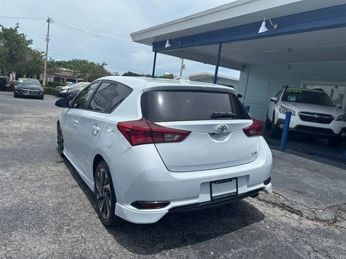 Used 2017 Toyota Corolla iM FWD image 3