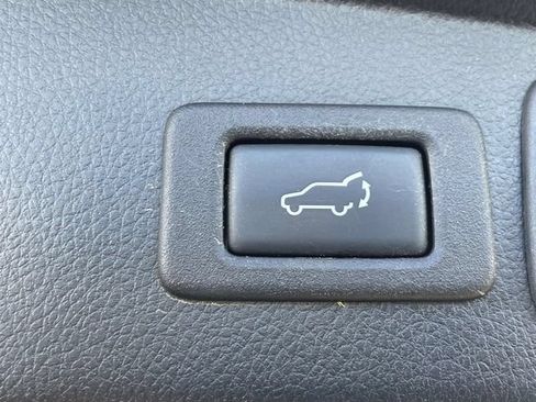 Used 2015 Subaru Forester 2.5i Limited AWD/4WD image 11