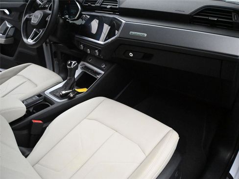 Used 2022 Audi Q3 2.0T Premium Plus w/ Premium Plus Package image 19