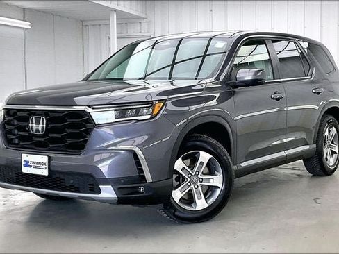 Used 2025 Honda Pilot EX-L image 2