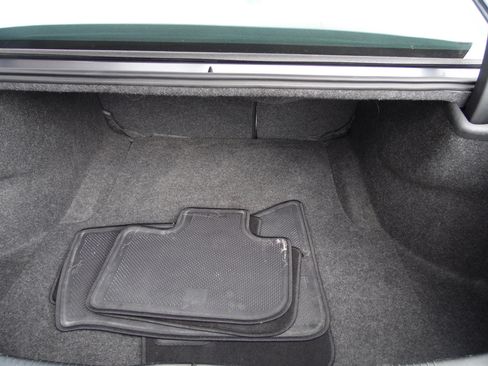 Used 2019 Chrysler 300 Limited image 5