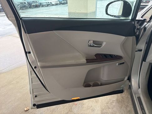 Used 2009 Toyota Venza image 19