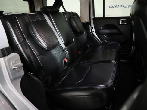 Used 2023 Jeep Wrangler Unlimited Rubicon 4xe w/ Cold Weather Group AWD/4WD image 19