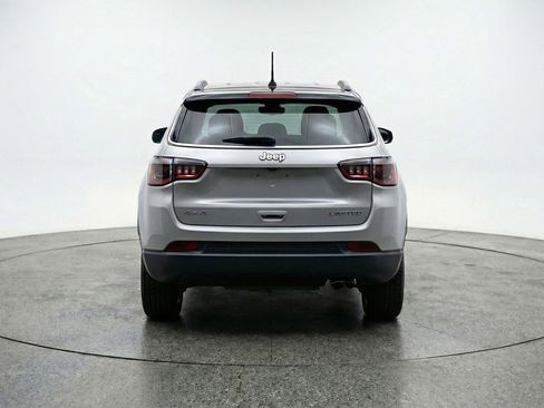 Used 2025 Jeep Compass Limited image 7