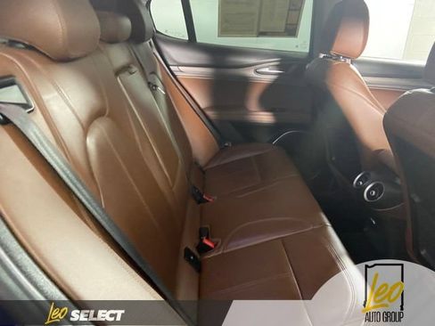 Used 2018 Alfa Romeo Stelvio Ti AWD/4WD image 21