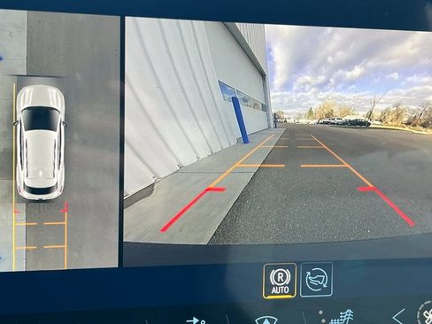 New 2026 Chevrolet Equinox EV LT AWD/4WD image 17