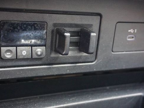 Used 2023 Nissan Titan Platinum Reserve w/ Moonroof Package image 25