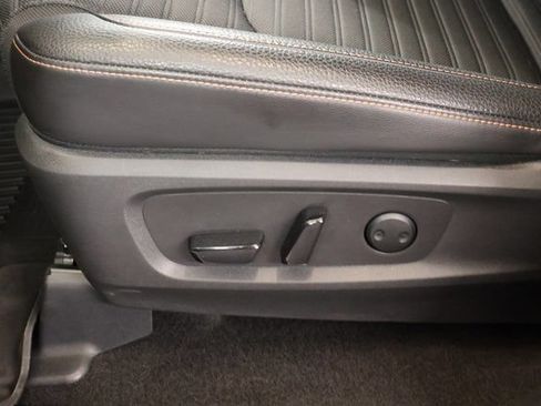 Used 2025 Nissan Pathfinder Rock Creek AWD/4WD image 14