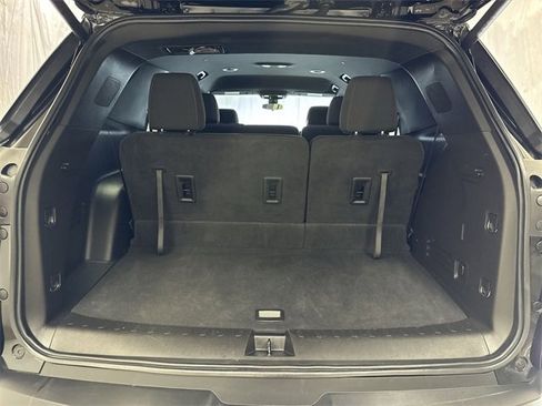 Used 2023 Chevrolet Traverse LT image 25