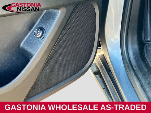 Used 2021 Chevrolet Traverse LT image 17