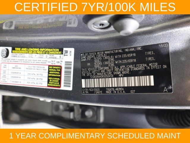 Used 2024 Toyota Highlander XLE FWD image 45
