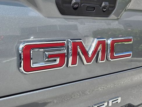 Used 2026 GMC Sierra 1500 SLT AWD/4WD image 15