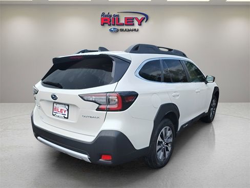 Used 2025 Subaru Outback Limited image 5