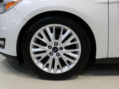 Used 2016 Ford Focus Titanium image 6