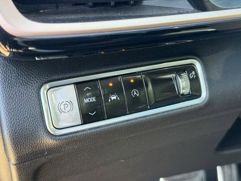 Certified 2024 Buick Envision Sport Touring image 19