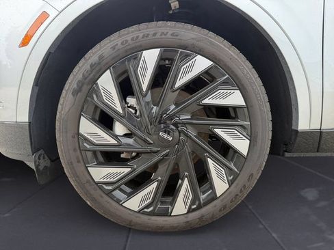 Used 2024 Lincoln Nautilus Reserve w/ Jet Appearance Package (87T) AWD/4WD image 14
