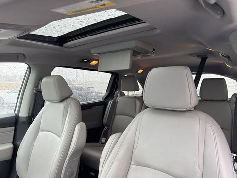 Used 2023 Honda Odyssey Touring image 14