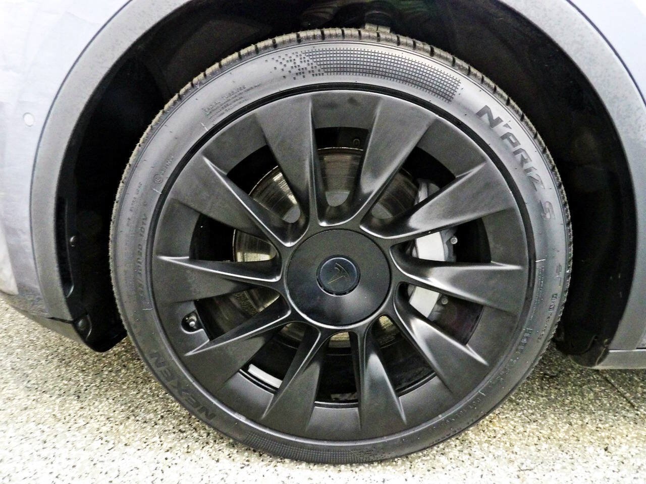 Used 2022 Tesla Model Y Long Range AWD/4WD image 19