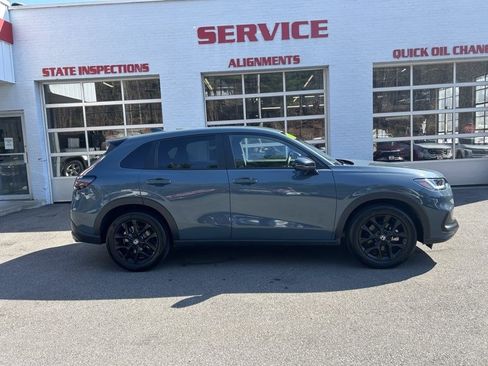 Used 2025 Honda HR-V Sport image 1