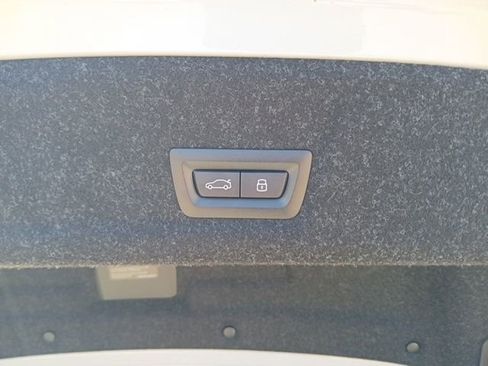 New 2025 BMW 330i 330i Loaner w/ M Sport Package image 10