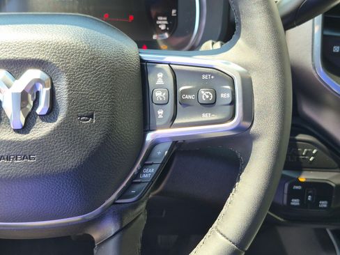 Used 2025 RAM 2500 Laramie AWD/4WD image 21