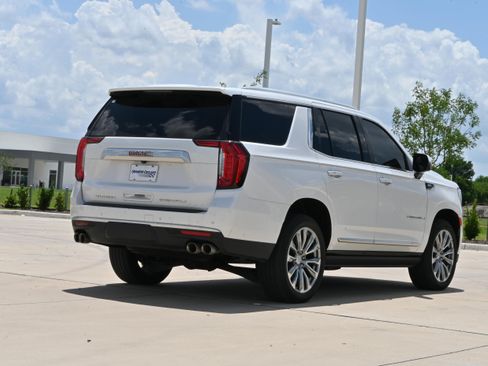 Used 2024 GMC Yukon Denali RWD image 9