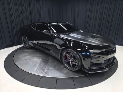 Used 2022 Chevrolet Camaro SS RWD image 15