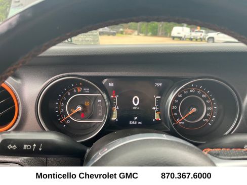 Used 2023 Jeep Gladiator Mojave w/ Cold Weather Group AWD/4WD image 14