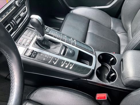 Used 2020 Porsche Macan S image 17