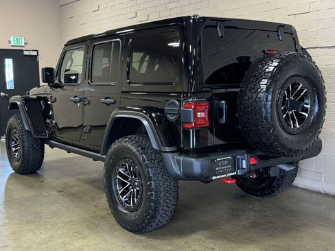 Used 2024 Jeep Wrangler Unlimited Rubicon AWD/4WD image 7