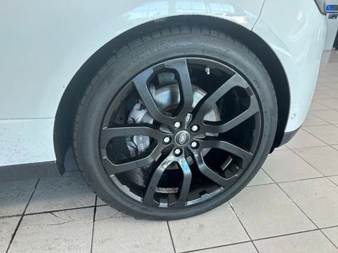 Used 2018 Land Rover Range Rover Supercharged image 25