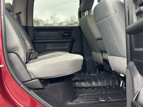 Used 2018 RAM 2500 Tradesman w/ Chrome Appearance Group image 21