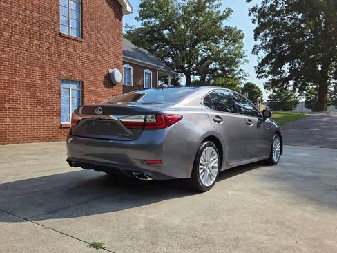Used 2016 Lexus ES 350 w/ Luxury Package w/Wood Trim FWD image 5