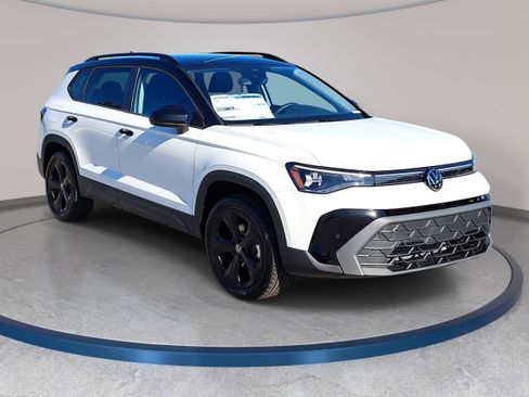 New 2026 Volkswagen Taos SE AWD/4WD image 3