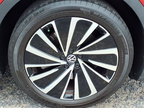 Certified 2023 Volkswagen ID.4 Pro S Plus RWD image 9