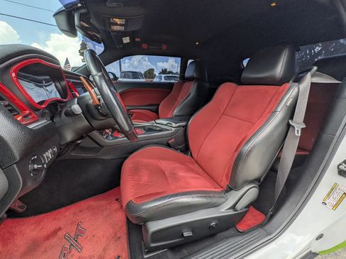 Used 2019 Dodge Challenger R/T w/ Driver Convenience Group RWD image 12