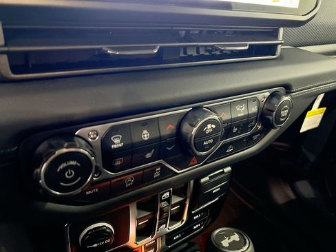 New 2026 Jeep Wrangler Unlimited Rubicon image 15