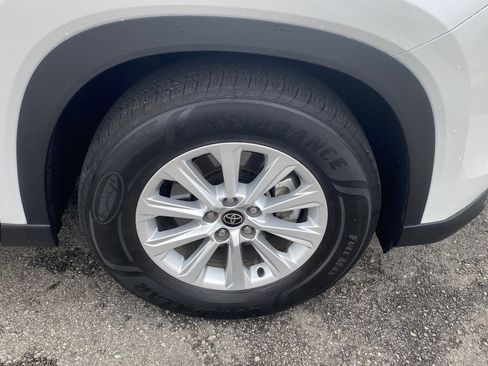 Used 2024 Toyota Grand Highlander XLE image 29