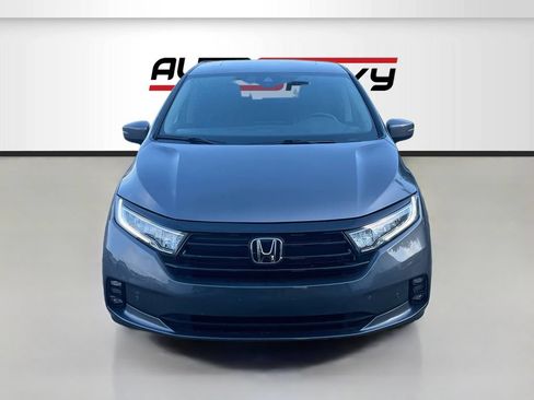 Used 2024 Honda Odyssey Elite image 2