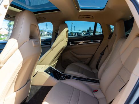 Used 2019 Porsche Panamera 4 image 28
