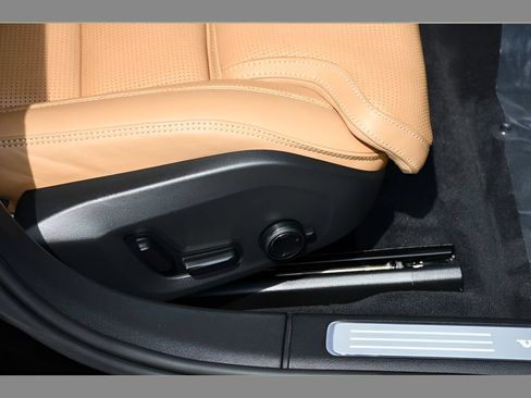 Used 2017 Volvo S90 T6 Inscription w/ Vision Package AWD/4WD image 32