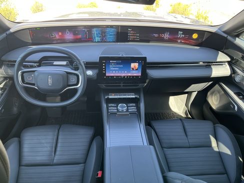 Used 2025 Lincoln Nautilus Reserve AWD/4WD image 35