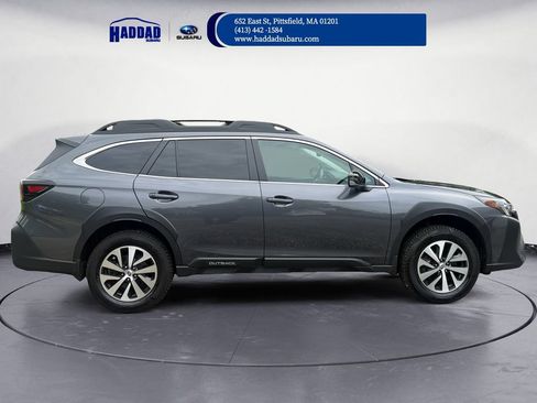 Used 2024 Subaru Outback Premium AWD/4WD image 6