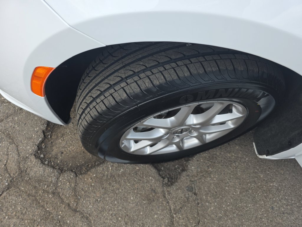 Used 2024 Chrysler Pacifica Touring-L FWD image 26