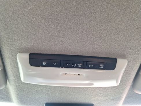 Used 2023 Nissan Kicks SV image 18