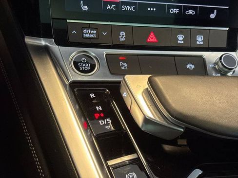 Certified 2024 Audi Q8 e-tron Premium AWD/4WD image 29