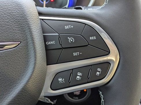 New 2026 Chrysler Pacifica Select FWD image 27