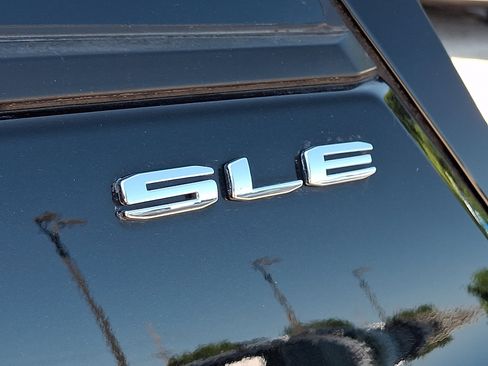 Used 2023 GMC Terrain SLE w/ Driver Convenience Package AWD/4WD image 34