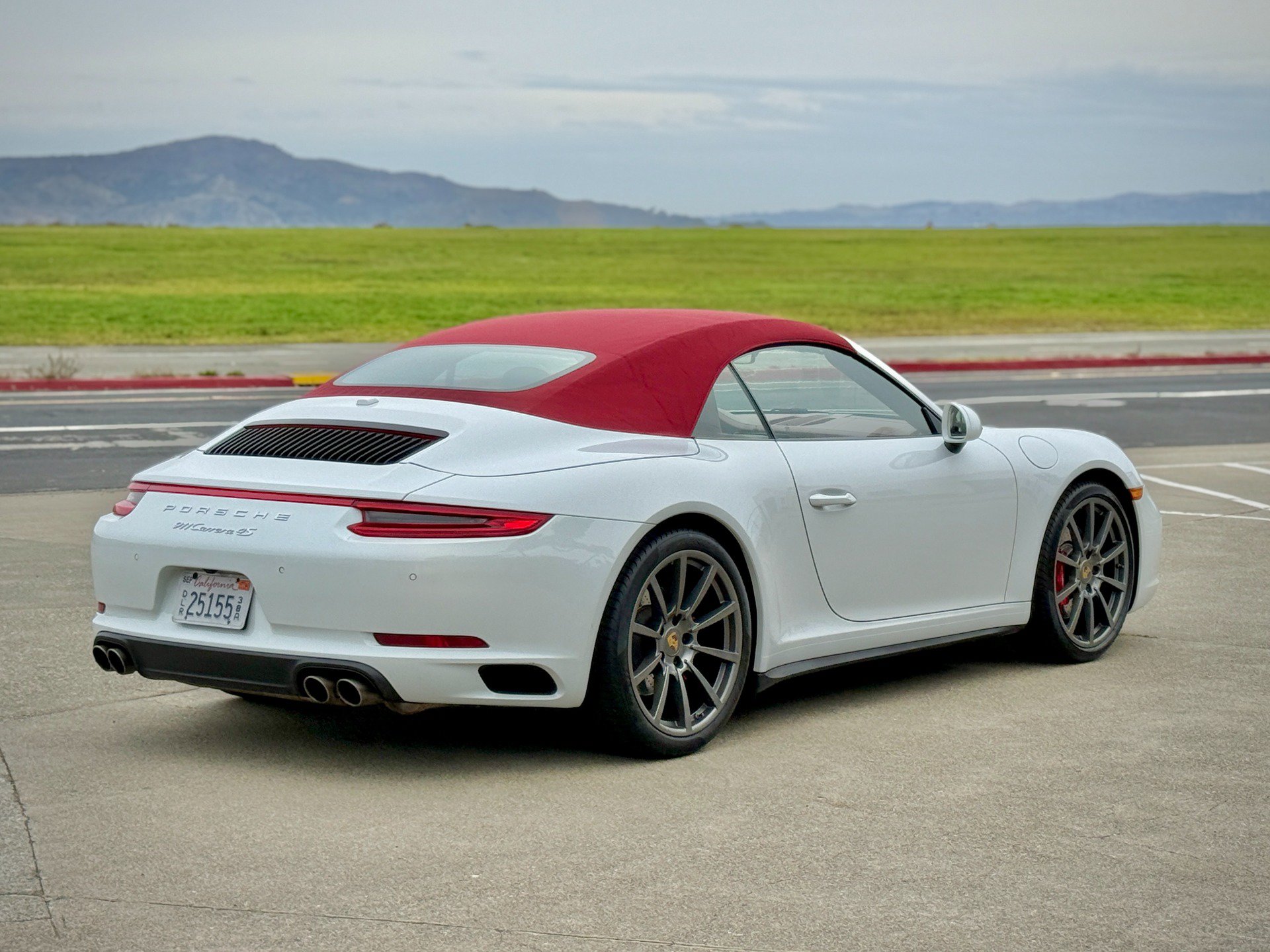Used 2019 Porsche 911 Carrera 4S AWD/4WD image 7